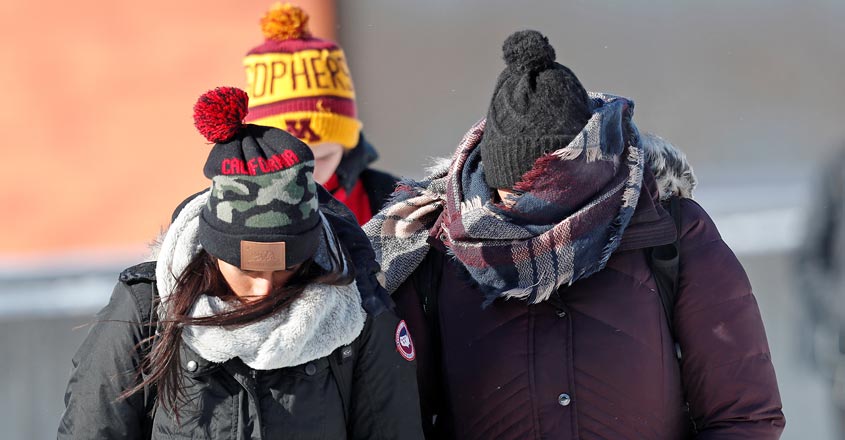 US Midwest bears the brunt of rushing cold polar air US Midwest bears the brunt of rushing cold polar air