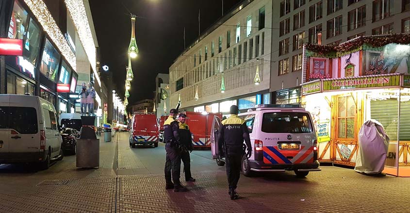 Three minors stabbed in The Hague shopping street Three minors stabbed in The Hague shopping street