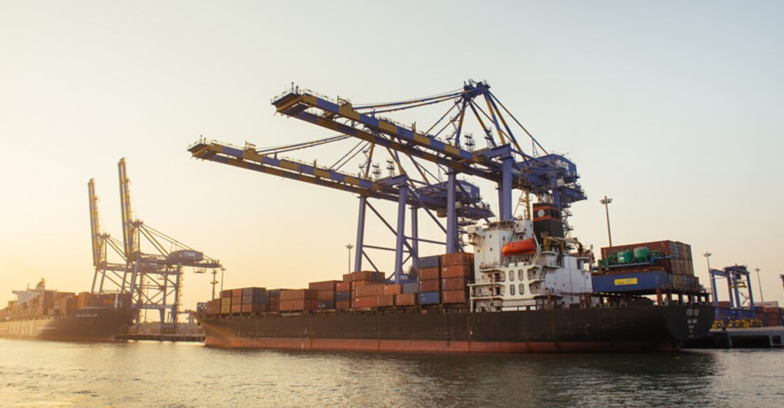 India hikes customs duty to 200% on all goods imported from Pakistan