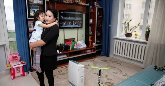 Children in Mongolian capital flee to villages to escape smog Children in Mongolian capital flee to villages to escape smog