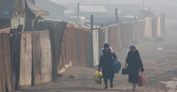 Children in Mongolian capital flee to villages to escape smog Children in Mongolian capital flee to villages to escape smog