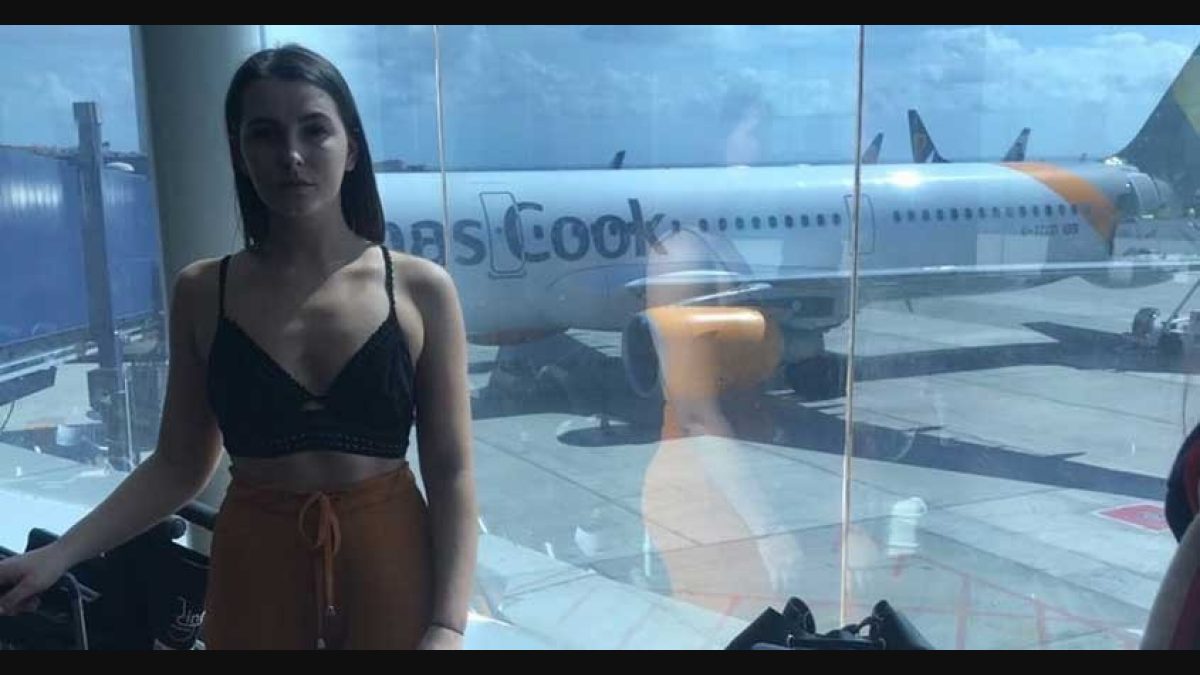 Airline apologises to woman after cabin crew threaten to offload her for  'inappropriate' outfit | World News | Manorama English