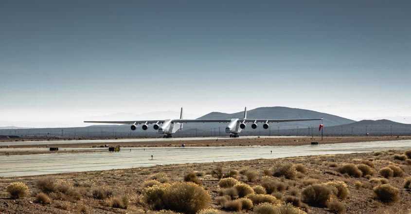 World’s largest plane Stratolaunch with wingspan bigger than football stadium makes historic flight World’s largest plane Stratolaunch with wingspan bigger than football stadium makes historic flight