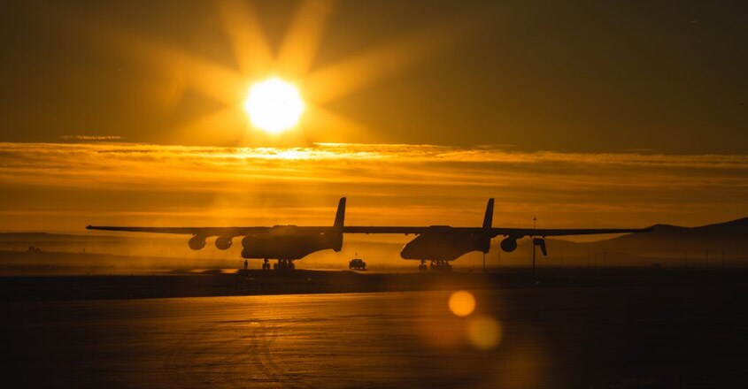 World’s largest plane Stratolaunch with wingspan bigger than football stadium makes historic flight World’s largest plane Stratolaunch with wingspan bigger than football stadium makes historic flight