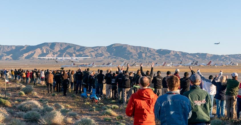World’s largest plane Stratolaunch with wingspan bigger than football stadium makes historic flight World’s largest plane Stratolaunch with wingspan bigger than football stadium makes historic flight
