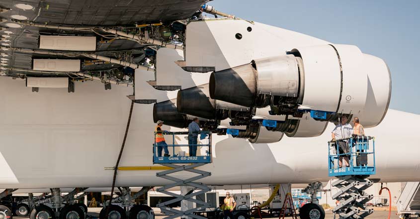 World’s largest plane Stratolaunch with wingspan bigger than football stadium makes historic flight World’s largest plane Stratolaunch with wingspan bigger than football stadium makes historic flight