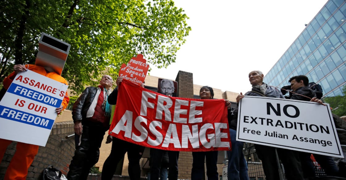 Julian Assange sentenced to 50 weeks in British jail for skipping bail Julian Assange sentenced to 50 weeks in British jail for skipping bail