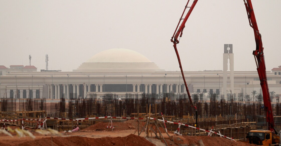 Egypt's new desert capital faces delays as it battles for funds
