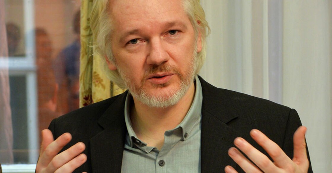 US charges WikiLeaks founder Julian Assange with espionage US charges WikiLeaks founder Julian Assange with espionage