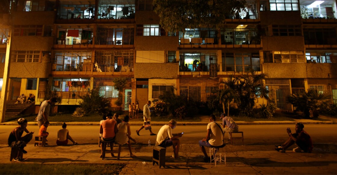Cuba legalizes private Wi-Fi networks in bid to boost connectivity Cuba legalizes private Wi-Fi networks in bid to boost connectivity