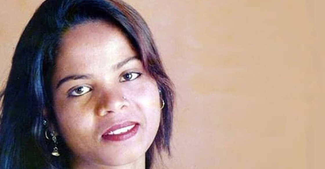 Asia Bibi: Pakistani Christian freed from death row reaches Canada