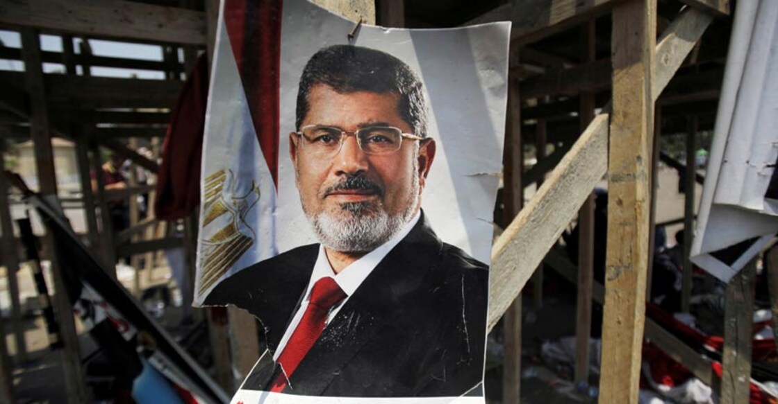 Egypt's ousted Islamist president Morsi dies after collapsing in court Egypt's ousted Islamist president Morsi dies after collapsing in court