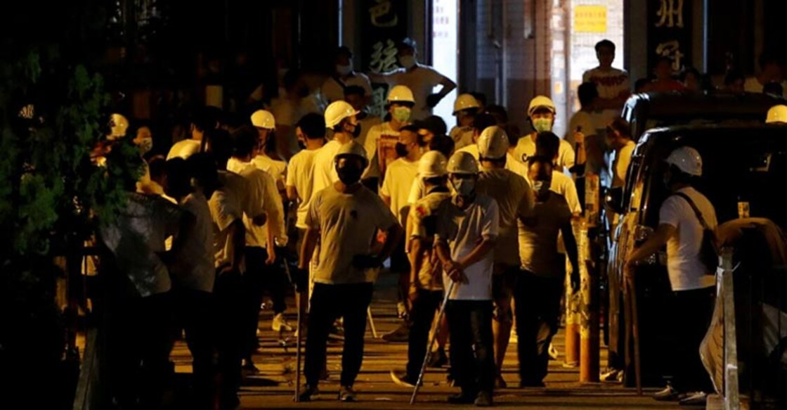 Triad gangsters attack Hong Kong protesters, opposition alleges police apathy