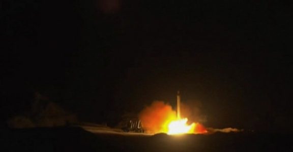 Rockets hit Iraq airbase hosting US troops Rockets hit Iraq airbase hosting US troops