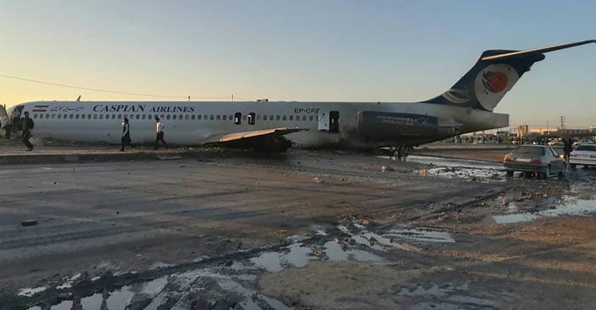 Aging Iran airliner carrying 144 crash-lands on highway Aging Iran airliner carrying 144 crash-lands on highway