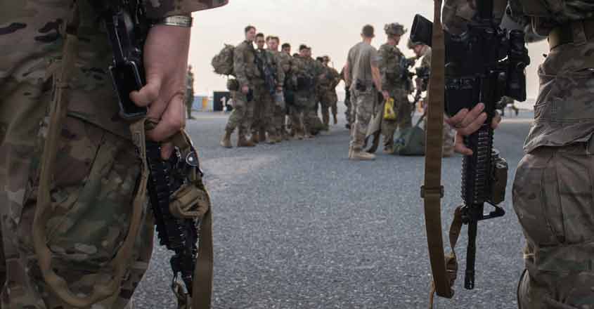 IRAQ-SECURITY/USA US Army paratroopers from the 82nd Airborne Division arrive at Ali Al Salem Air Base, Kuwait, January 2, 2020. Picture taken January 2, 2020. Photo: US Army/Staff Sgt. Robert Waters/Handout via REUTERS.