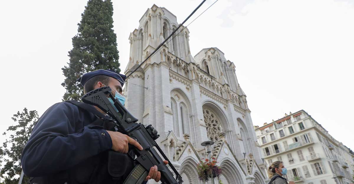 Three dead as woman beheaded in attack in French church Three dead as woman beheaded in attack in French church