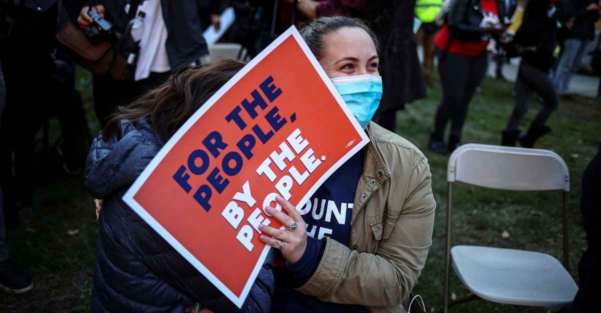 US vote count edges Biden closer to win as Trump mounts legal challenges US vote count edges Biden closer to win as Trump mounts legal challenges