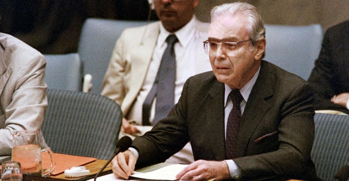 Former UN chief Javier Perez de Cuellar dies at 100 Former UN chief Javier Perez de Cuellar dies at 100