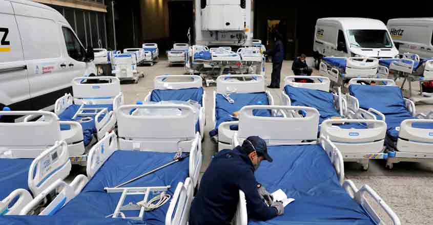 US becomes first nation to cross 10 million COVID-19 cases as third wave of infections surges US becomes first nation to cross 10 million COVID-19 cases as third wave of infections surges