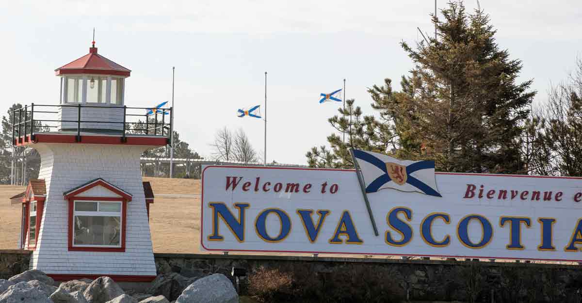 Police hunt for motive as Canada's worst mass shooting death toll rises to 23 Police hunt for motive as Canada's worst mass shooting death toll rises to 23