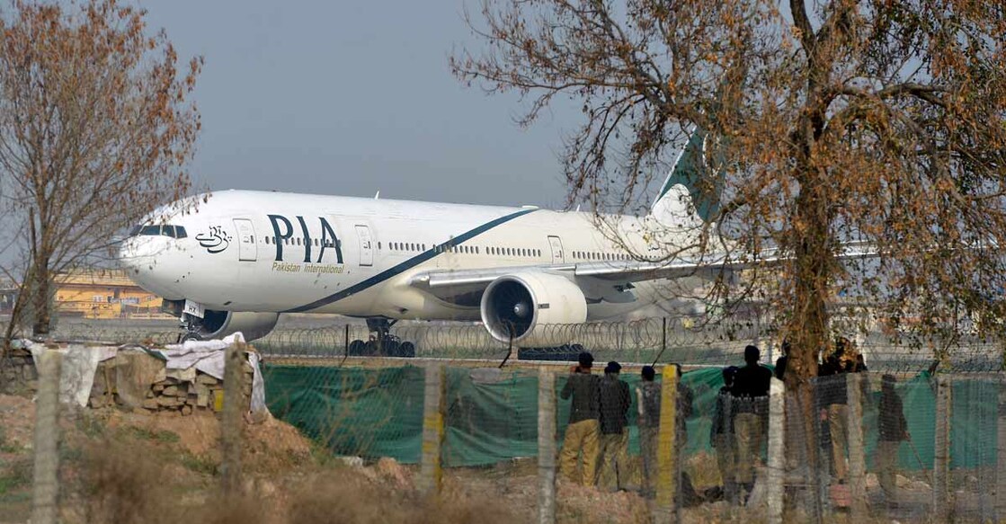 Pakistan passenger plane from Lahore crashes near Karachi Pakistan passenger plane from Lahore crashes near Karachi