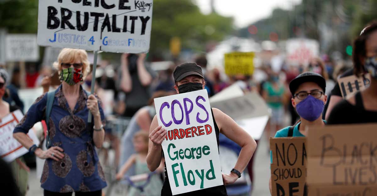 Protests, looting erupt in Minneapolis over racially charged killing by police Protests, looting erupt in Minneapolis over racially charged killing by police