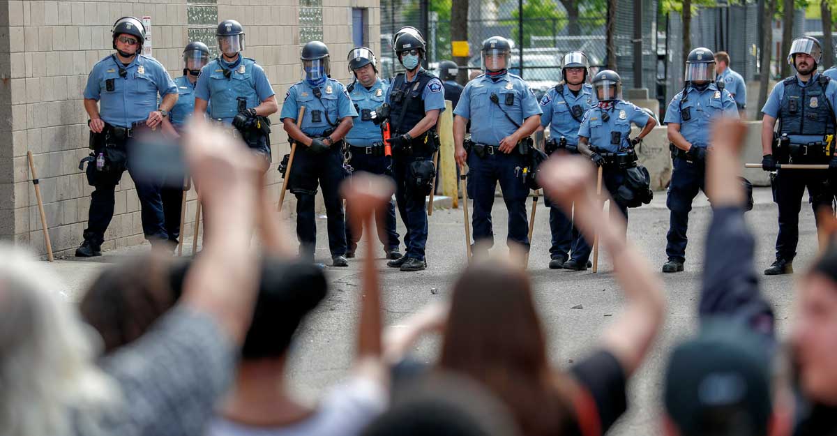 Protests, looting erupt in Minneapolis over racially charged killing by police Protests, looting erupt in Minneapolis over racially charged killing by police