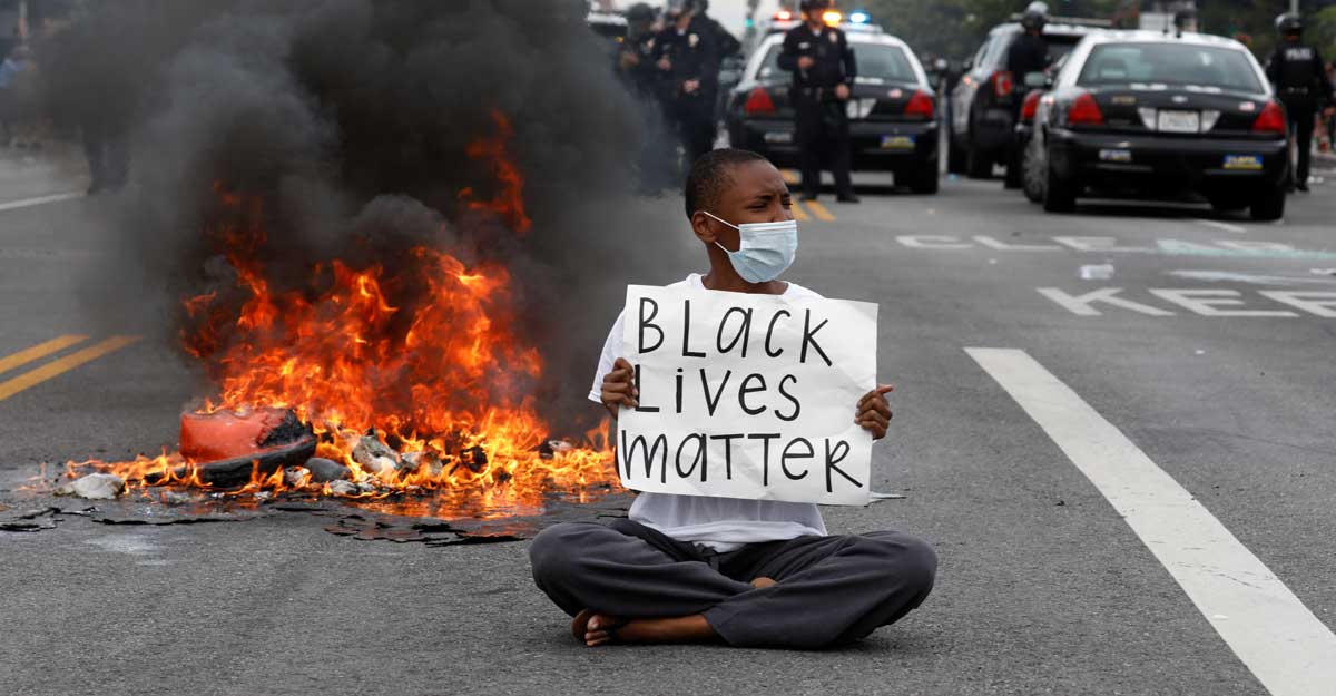 US protests over George Floyd's death rage on amid political finger-pointing