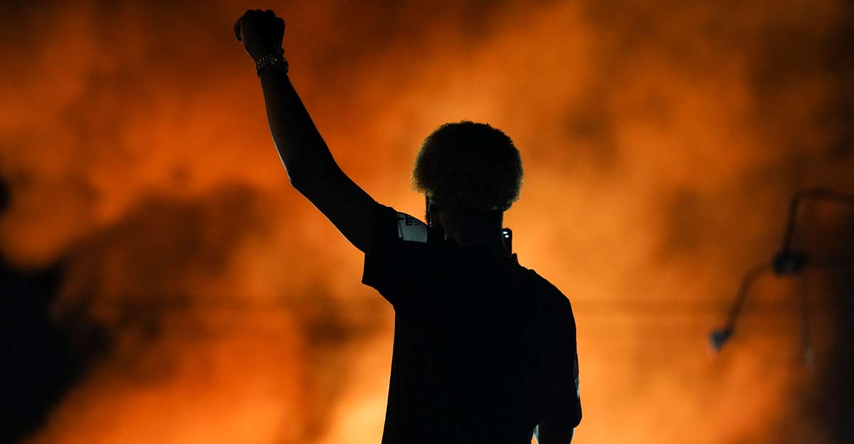 Protesters burn down Wendy's in Atlanta where black man was shot dead by police Protesters burn down Wendy's in Atlanta where black man was shot dead by police