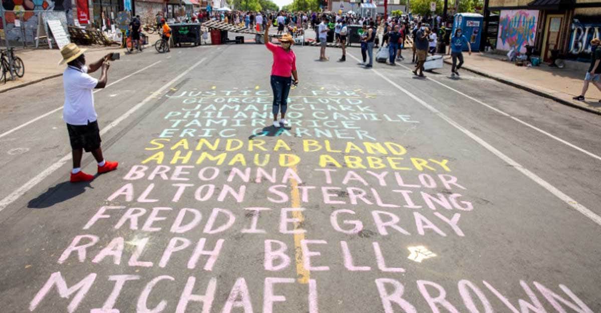 'We will keep fighting for you:' Site of deadly incident becomes massive memorial to George Floyd 'We will keep fighting for you:' Site of deadly incident becomes massive memorial to George Floyd