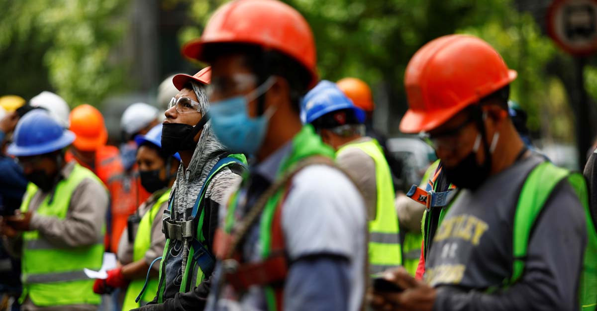 Powerful earthquake shakes southern Mexico, five dead Powerful earthquake shakes southern Mexico, five dead