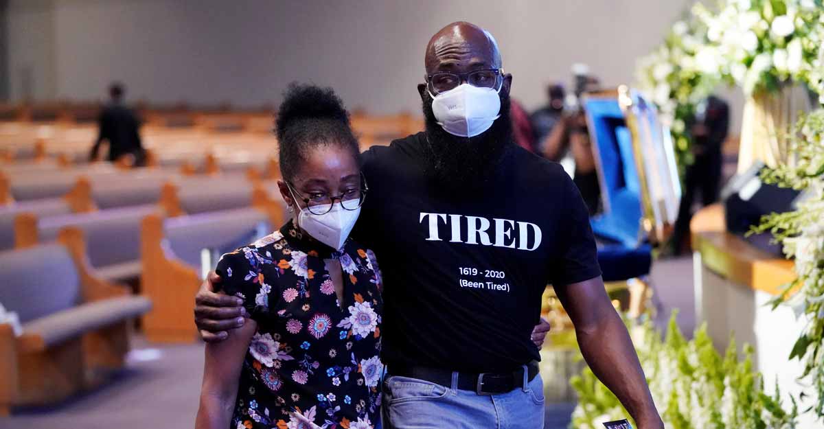 Thousands pay tribute to George Floyd as pressure mounts for US police reform Thousands pay tribute to George Floyd as pressure mounts for US police reform