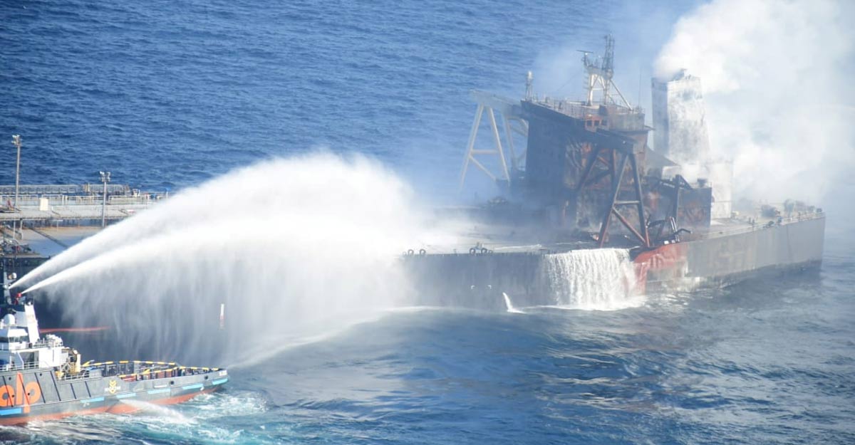 Fresh fire hits stricken oil supertanker off Sri Lanka Fresh fire hits stricken oil supertanker off Sri Lanka