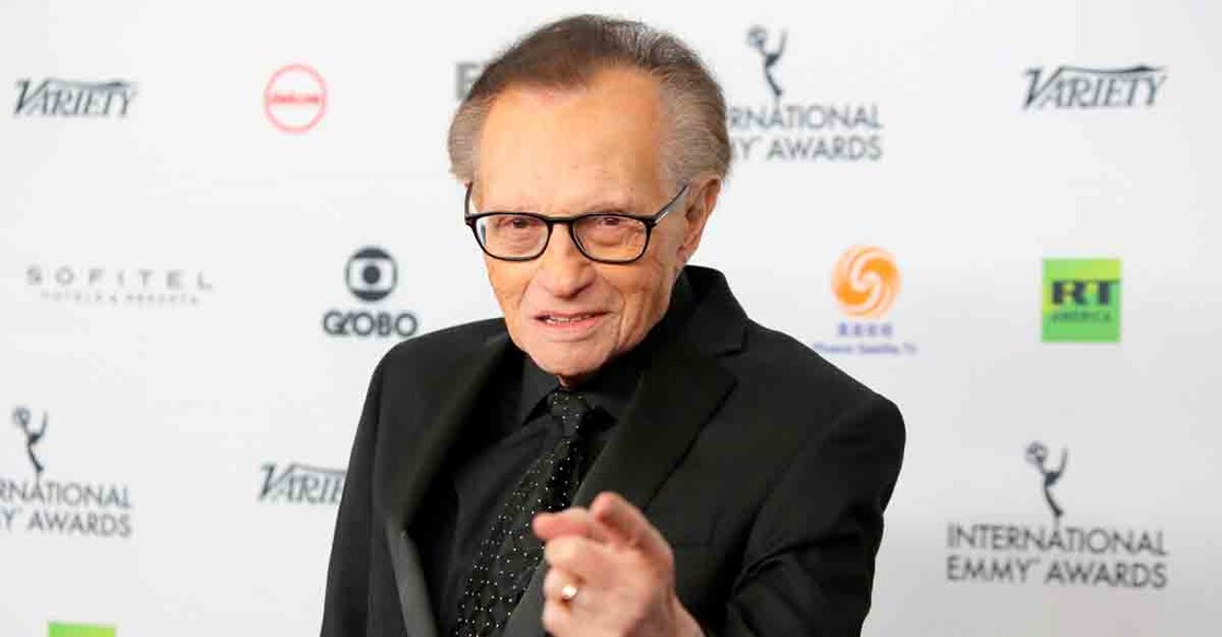 Larry King arrives for the International Emmy Awards in Manhattan, New York, U.S., November 20, 2017.  REUTERS/Andrew Kelly/Files