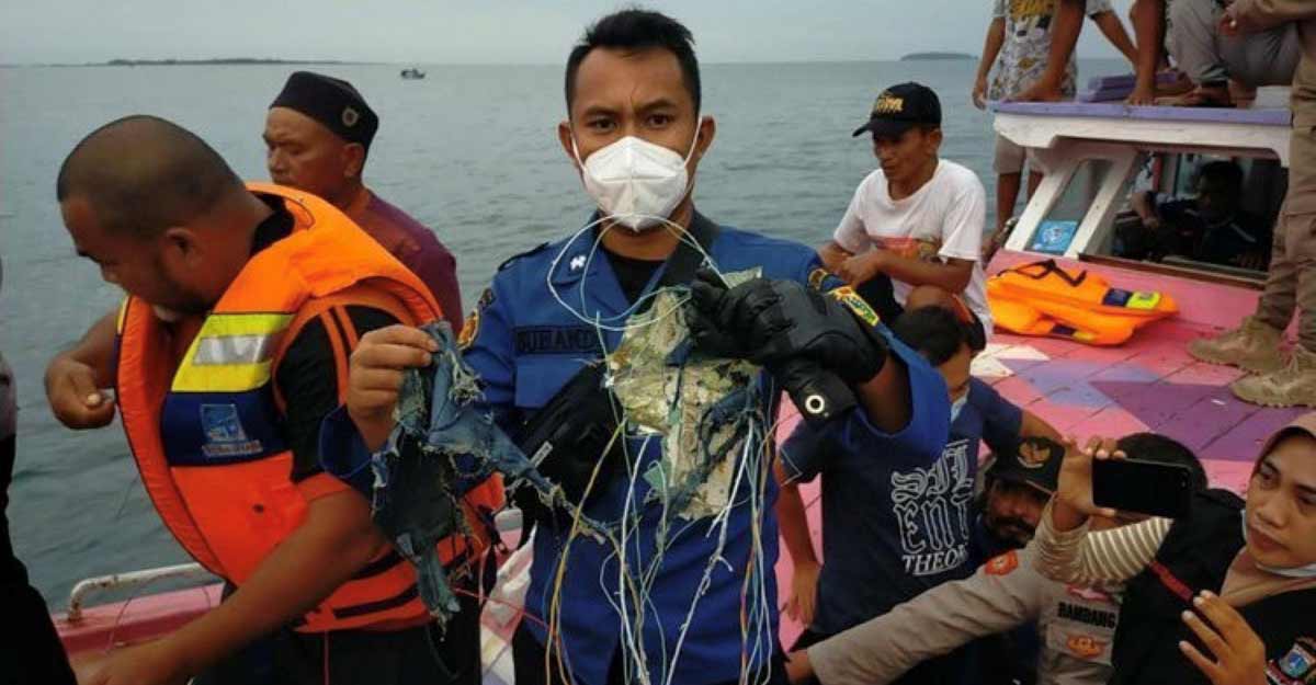 Indonesian Sriwijaya Air plane loses contact after taking off from Jakarta