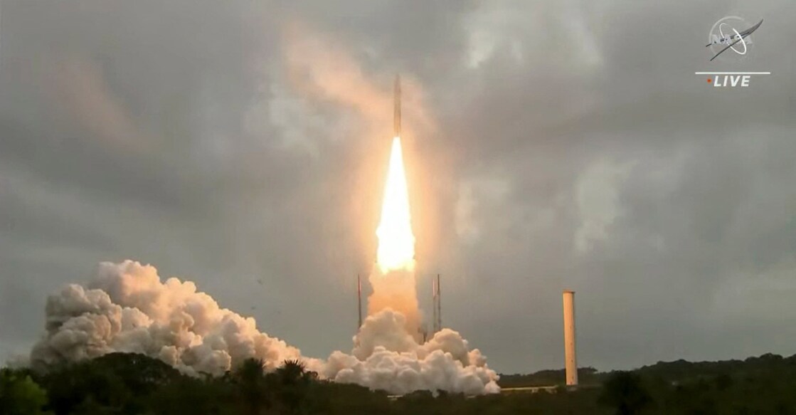 Arianespace's Ariane 5 rocket, with NASA’s James Webb Space Telescope onboard, launches from Europe’s Spaceport, the Guiana Space Center in Kourou, French Guiana December 25, 2021, in a still image from video. Photo: NASA/NASA TV/Handout via REUTERS.