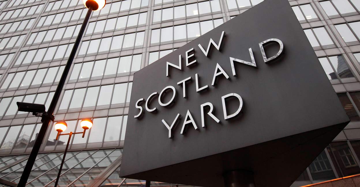 BRITAIN-HACKING New Scotland Yard police headquarters is seen in London January 27, 2011. File Photo: Reuters/Suzanne Plunkett