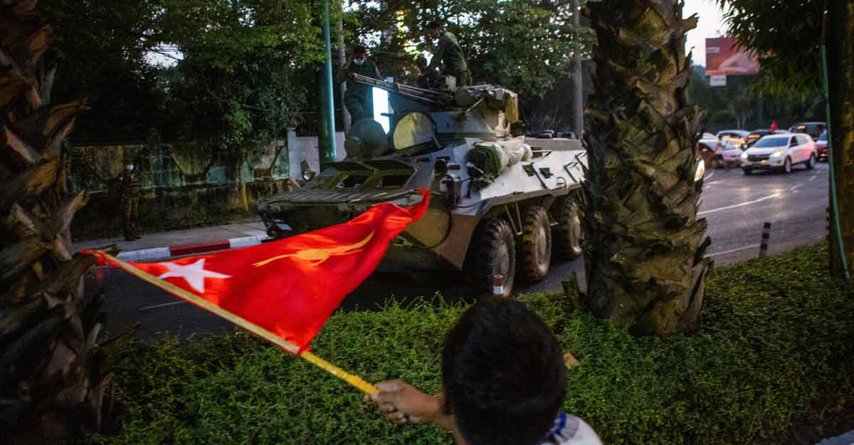 Myanmar army tanks Myanmar army tanks