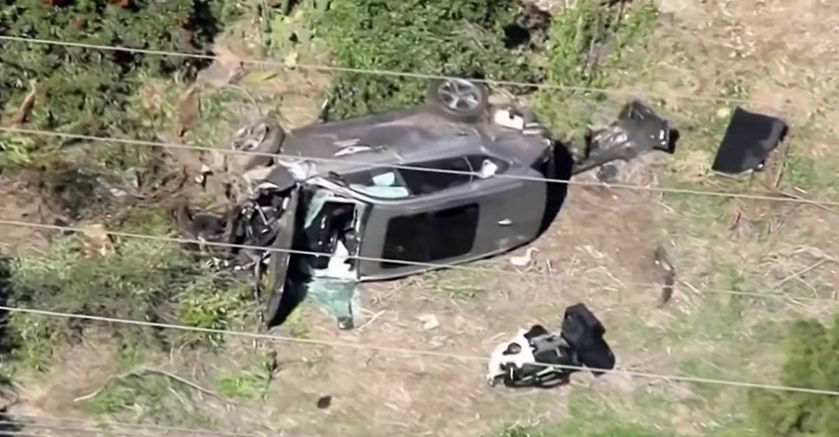 Tiger Woods suffers serious leg injuries in car wreck Tiger Woods suffers serious leg injuries in car wreck