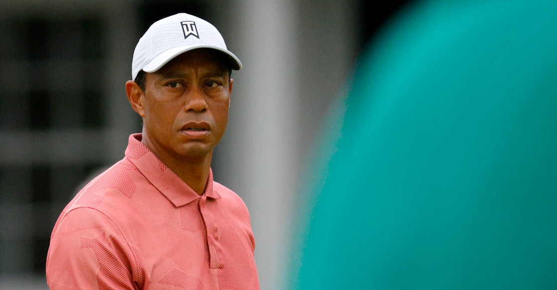 Tiger Woods suffers serious leg injuries in car wreck Tiger Woods suffers serious leg injuries in car wreck