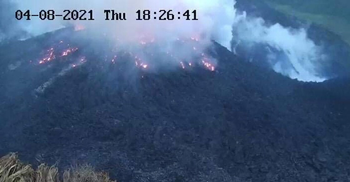 Volcano erupts in southern Caribbean, sparking evacuation frenzy Volcano erupts in southern Caribbean, sparking evacuation frenzy