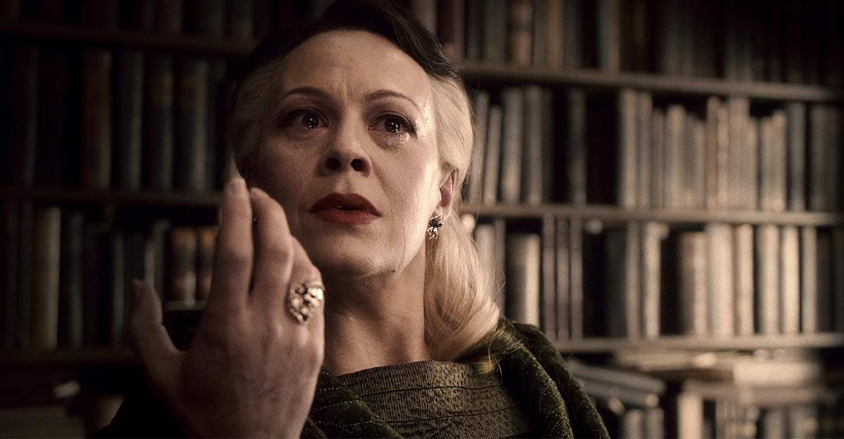 Helen McCrory Helen McCrory as Narcissa Malfoy in Harry Potter films.