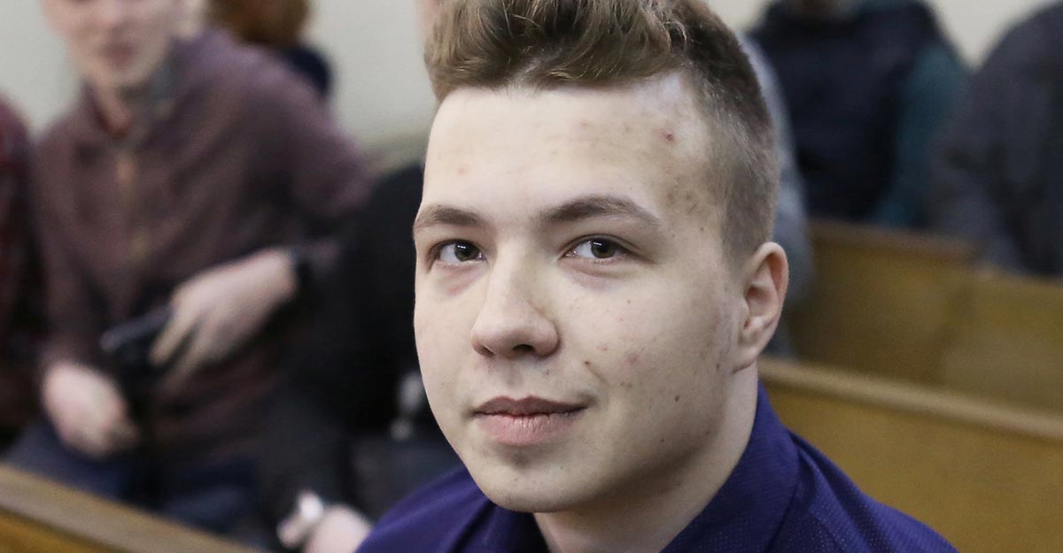 Minutes to touchdown: the moment a Belarusian dissident knew his time was up Opposition blogger and activist Roman Protasevich, who is accused of participating in an unsanctioned protest at the Kuropaty preserve, waits before the beginning of a court hearing in Minsk, Belarus April 10, 2017. Reuters