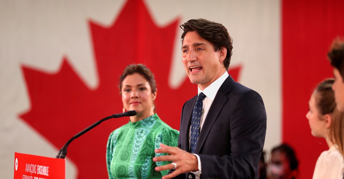 Canada's Liberal Prime Minister Justin Trudeau greet supporters during the Liberal election night party in Montreal, Quebec, Canada, September 21, 2021. REUTERS/Christinne Muschi