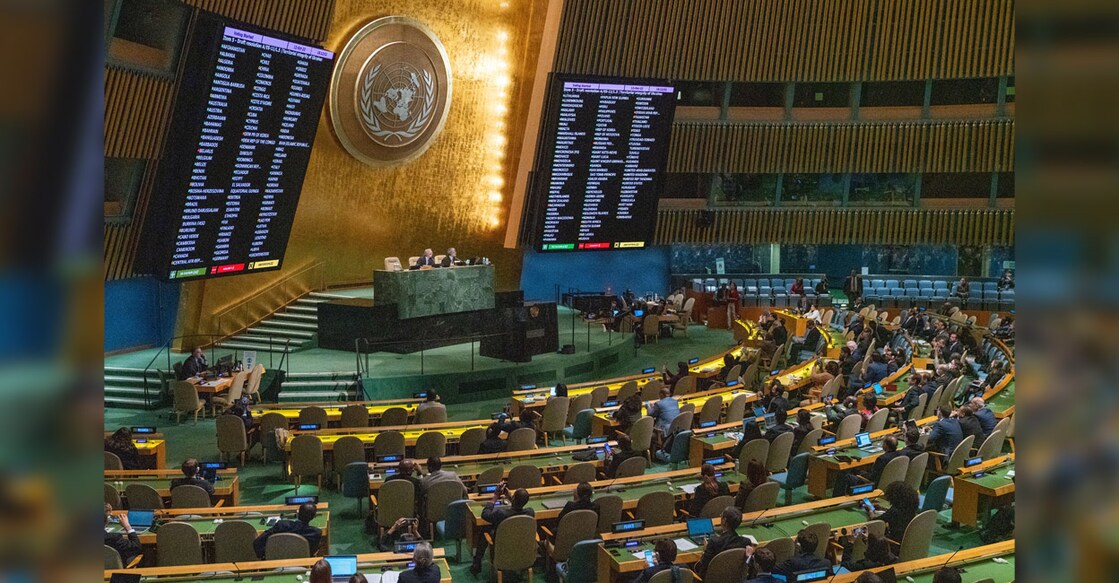 Monitors at the United Nations General Assembly hall display a vote on a resolution, condemning the annexation of parts of Ukraine by Russia, at the United Nations Headquarters. Photo: REUTERS/David 'Dee' Delgado