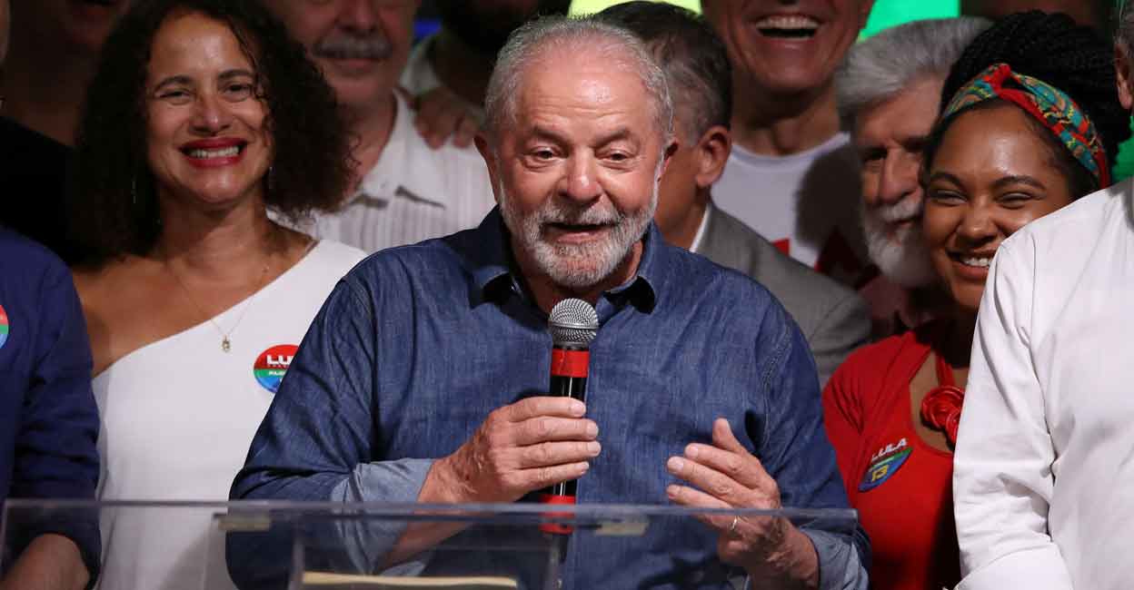 BRAZIL-ELECTION Brazil's former President and presidential candidate Luiz Inacio Lula da Silva speaks at an election night gathering on the day of the Brazilian presidential election run-off, in Sao Paulo, Brazil October 30, 2022. REUTERS/Carla Carniel