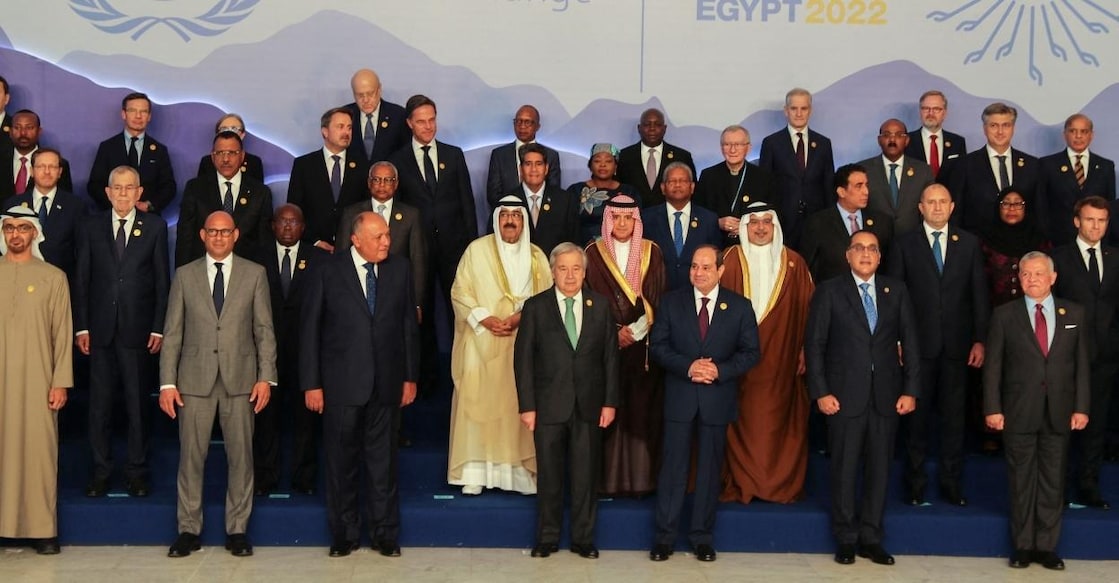 UAE President Sheikh Mohamed bin Zayed Al-Nahyan, Egyptian President Abdel Fattah al-Sisi, Secretary-General of the United Nations Antonio Guterres, Crown Prince and the Prime Minister of Bahrain Salman bin Hamad Al Khalifa, Jordan's King Abdullah II, France's President Emmanuel Macron, Bulgaria's President Rumen Radev, Egypt's Foreign Minister Sameh Hassan Shoukry, Saudi Adel Al-Jubeir, Lebanon's Prime Minister Najib Mikati and other leaders pose for a family photo during the COP27 climate summit in Sharm el-Sheikh, Egypt November 7, 2022. Photo: Reuters/Mohammed Salem