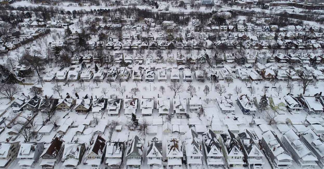 An aerial view of the 1901 Pan-American Exposition neighborhood in Buffalo, N.Y., which remains coated in a blanket of snow after a blizzard, Tuesday, Dec. 27, 2022. Photo: AP/PTI