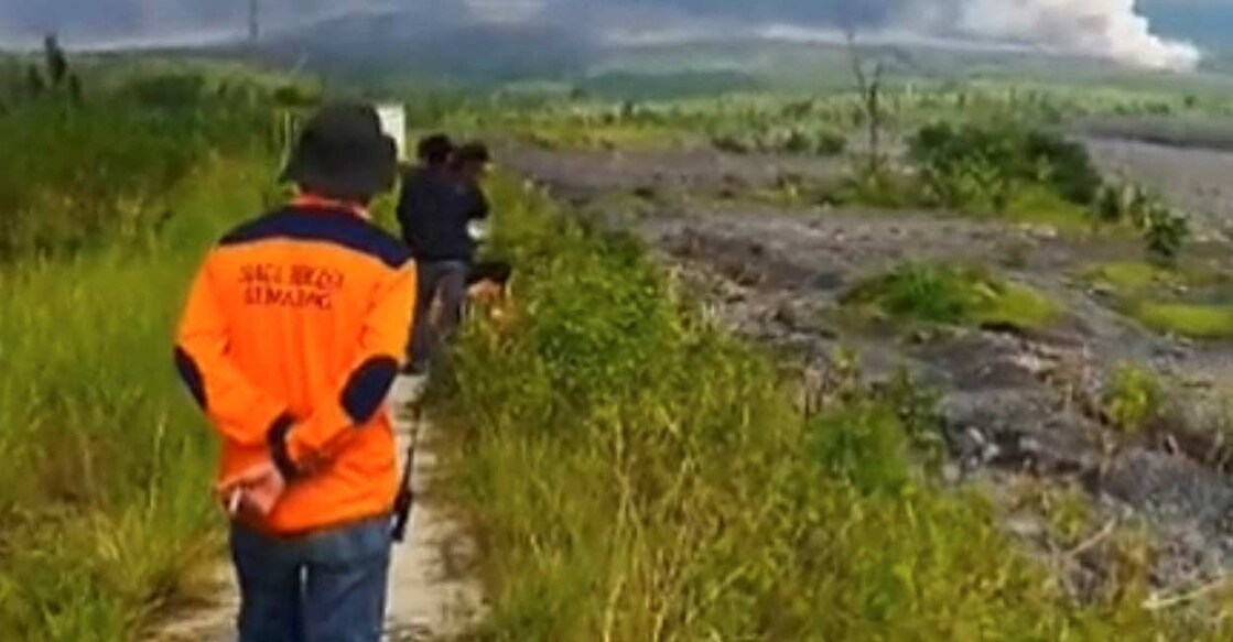 The plume from the volcano reached a height of 50,000 feet (15 km), said Japan's Meteorology Agency, which was monitoring for the possibility of a tsunami there: . Instagram/@Gustiallah Foundation via REUTERS